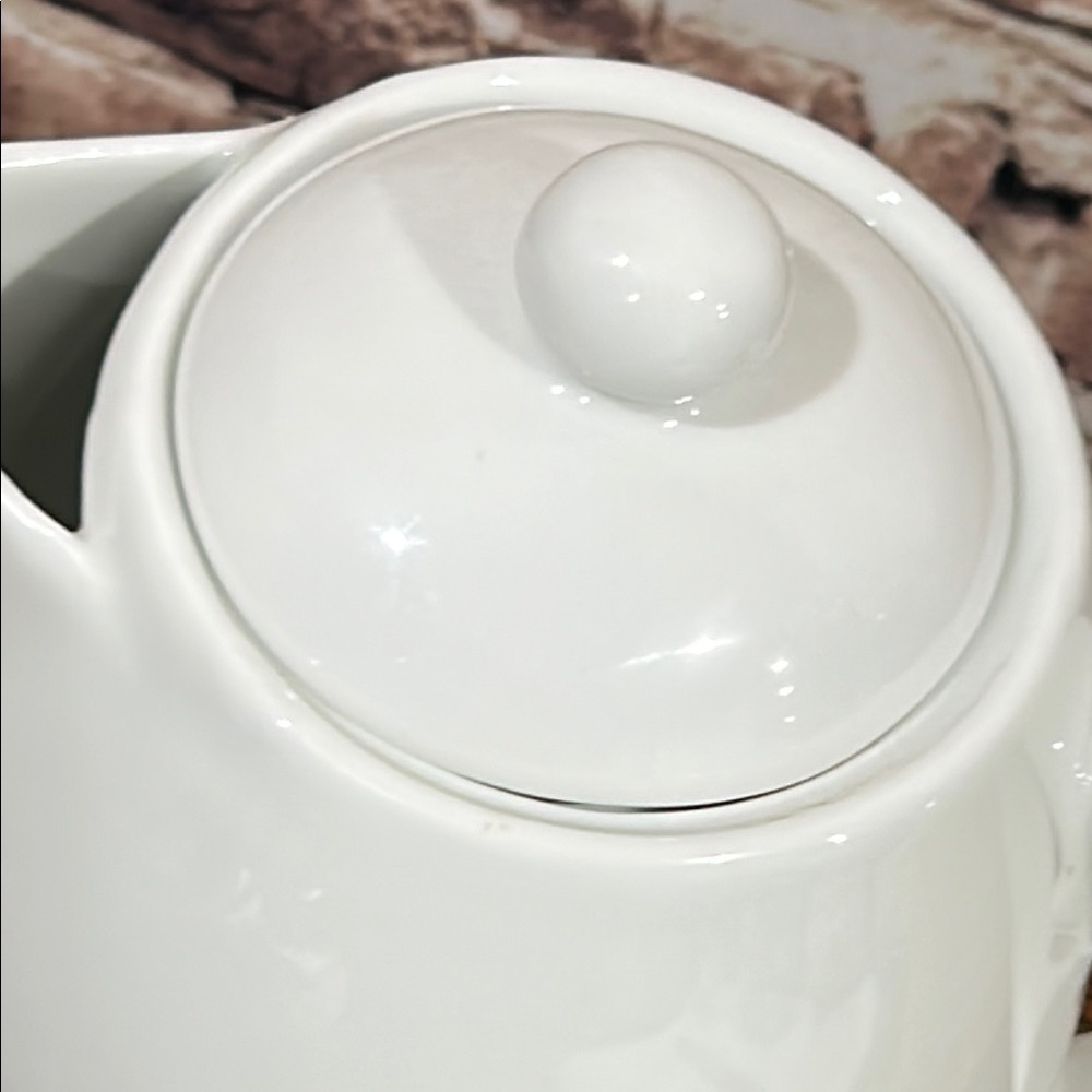 Starbucks ceramic coffee/tea pot 2015 White Ceramic Pitcher - Picture 4 of 10